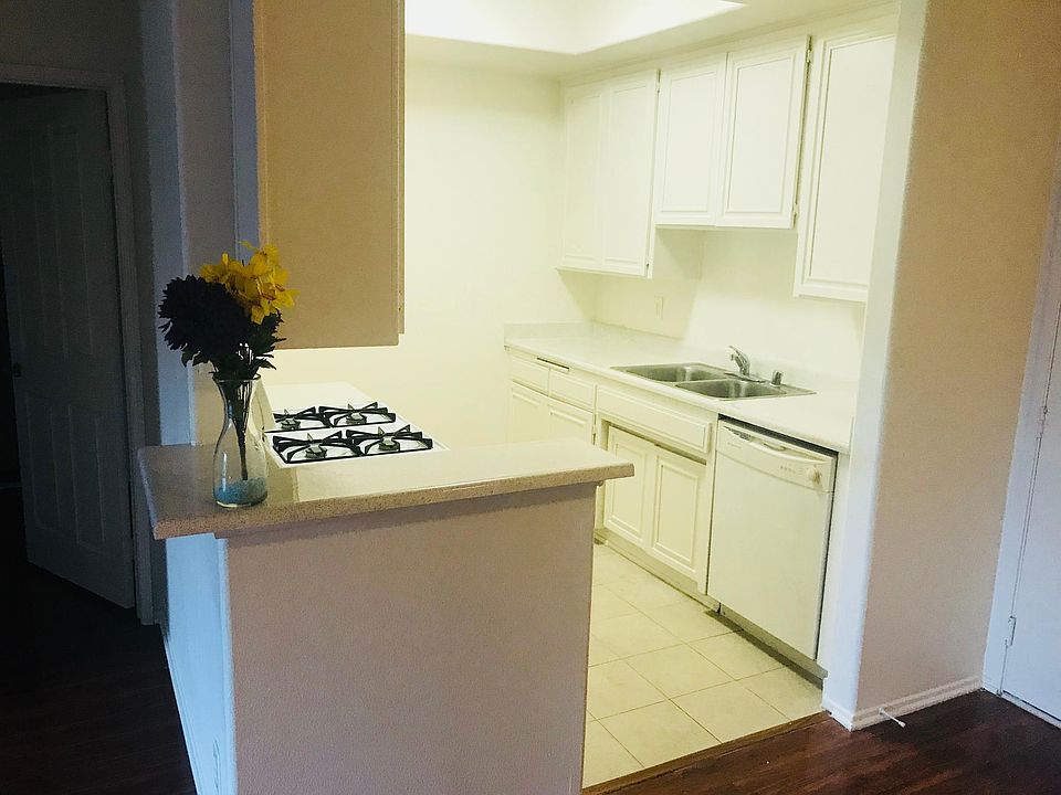 2nd image of 5405 Kester Ave APT 103
