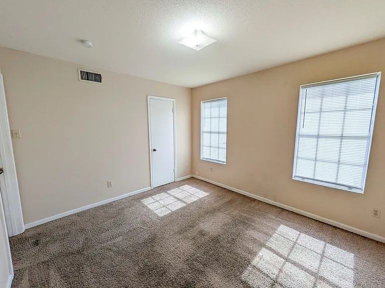 9030 Glen Meadow Ln — Photo 8