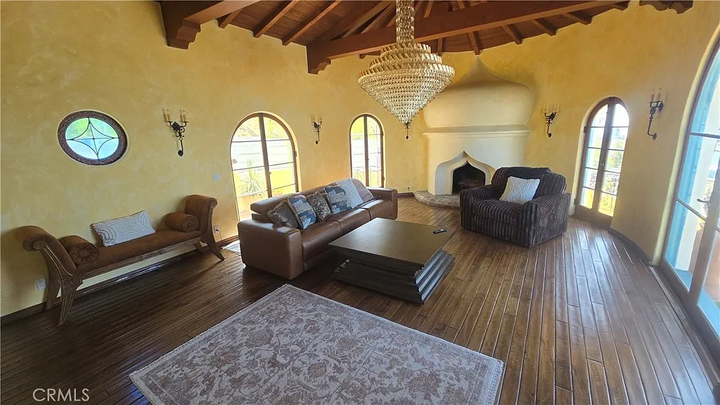 4 bed, 3998 sqft, $17,500 — Photo 3