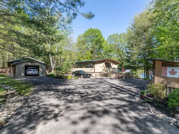 236 Hoodstown Rd, Huntsville, ON P1H 2J2