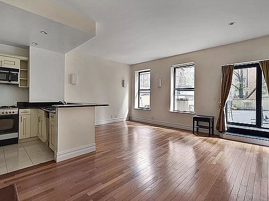 3rd image of 4 E 30th St APT 2B