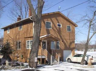 34 Atwater Pkwy, Fox Lake, IL 60020