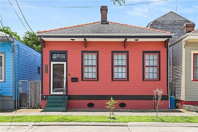 2130 1st St — Photo 1