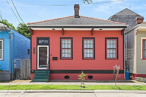 2130 1st St Photo 1