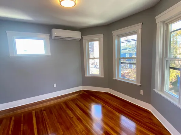 11 Dudley St #3, Cambridge, MA 02140