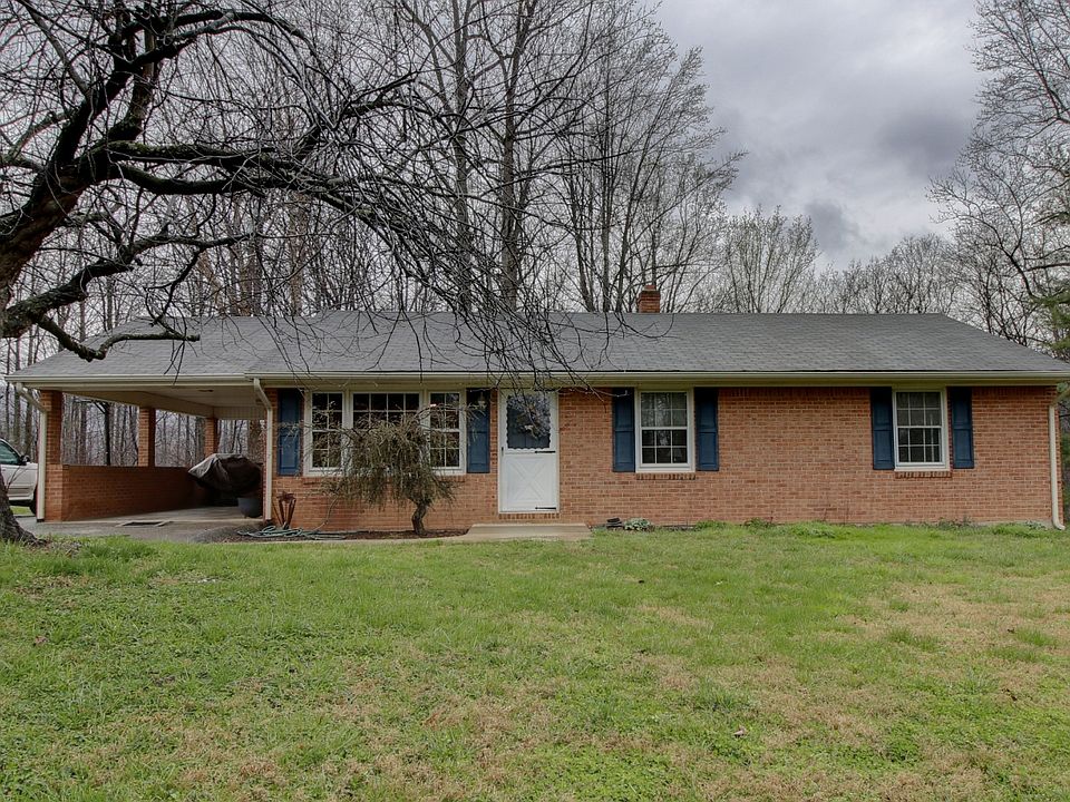 For Sale: 121 Forest Ridge DR, Vinton, Virginia 24179