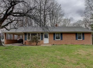 121 Forest Ridge Dr, Vinton, VA 24179