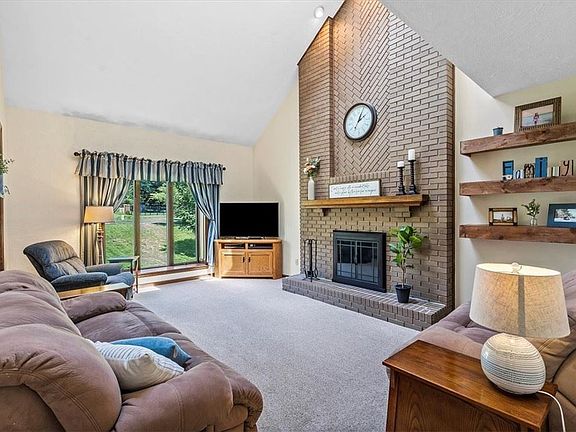 5th image of 1173 Woodhill Dr