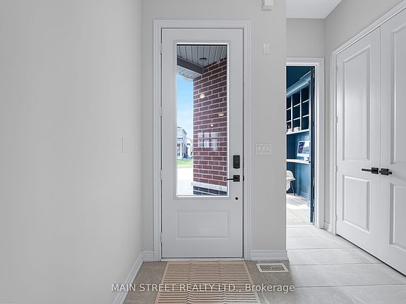 4th image of 15 Ainslie Hill Cres