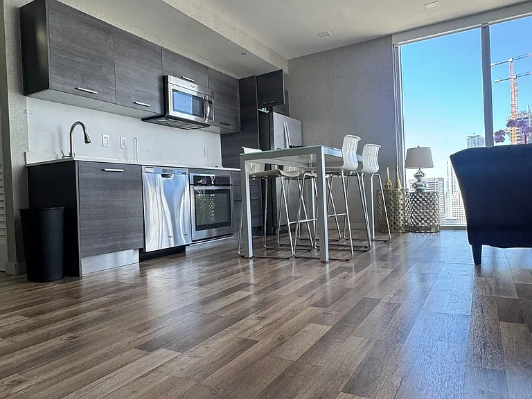 151 SE 1st St #Penthouse 11 — Photo 11
