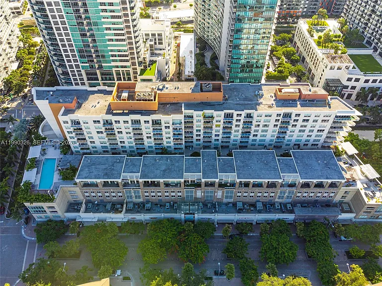 3250 NE 1st Ave #702 — Photo 5
