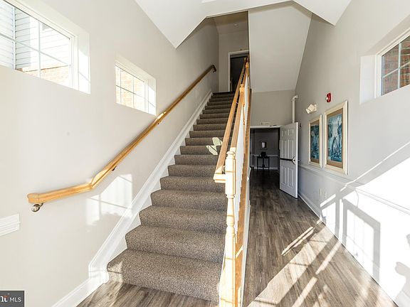 5th image of 1813 Selvin Dr Unit 302