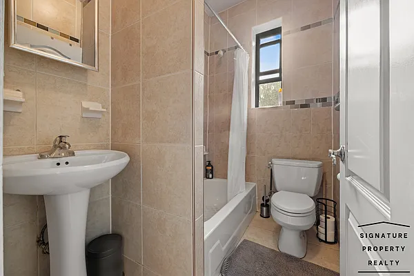 Rented by Signature Property Realty | media 8