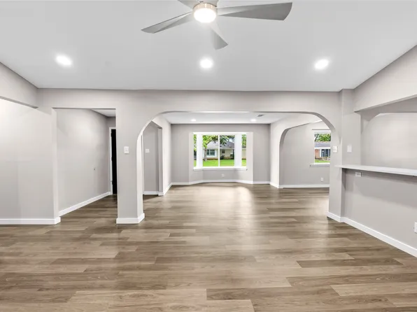 702 Austrian Rd, Grand Prairie, TX 75050