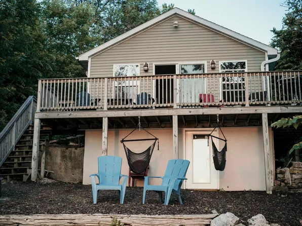 N6855 Harrison Rd, Hilbert, WI 54129