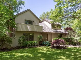 44 Laurel Hill Rd, Centerport, NY 11721