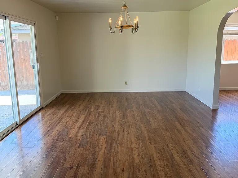 1484 E Sample Ave — Photo 3
