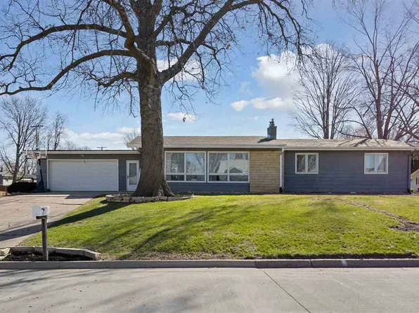 1200 North Ave, Tipton, IA 52772