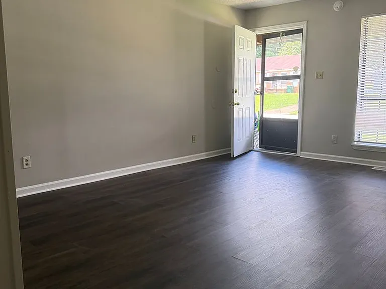 26 Rossfield Cv — Photo 2