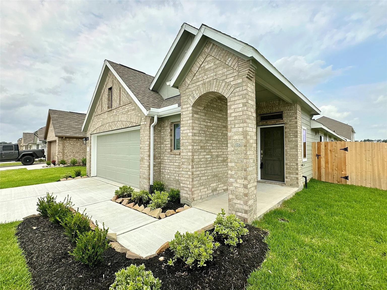 3 bed, 2.5 bath, 1840 sqft, $2,500 — Photo 2