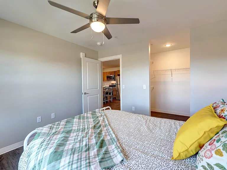 The Heights I - Apartments — Photo 25
