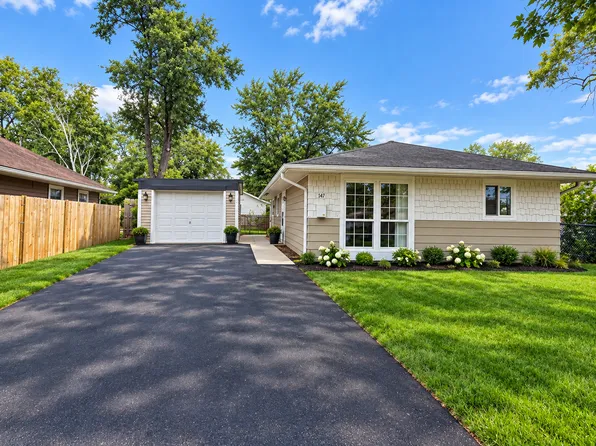 147 Birch St, Carpentersville, IL 60110
