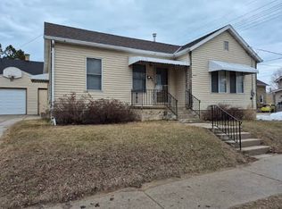 1423 S 14th St, Manitowoc, WI 54220