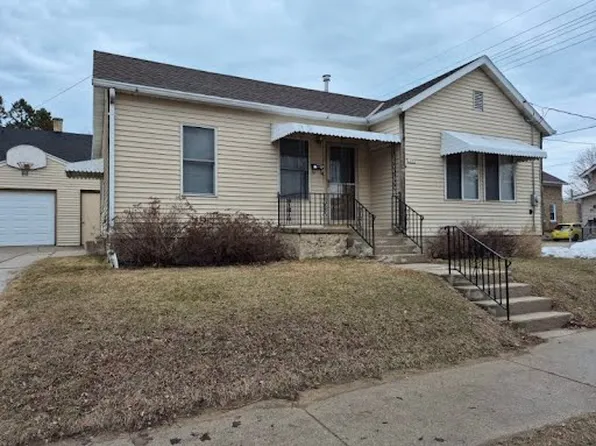 1423 S 14th St, Manitowoc, WI 54220