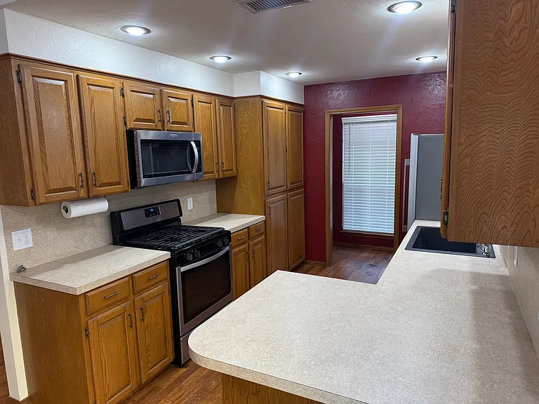 2508 Windsor Rd — Photo 13
