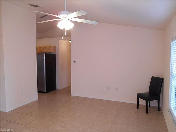 3rd image of 1236 Creary St E