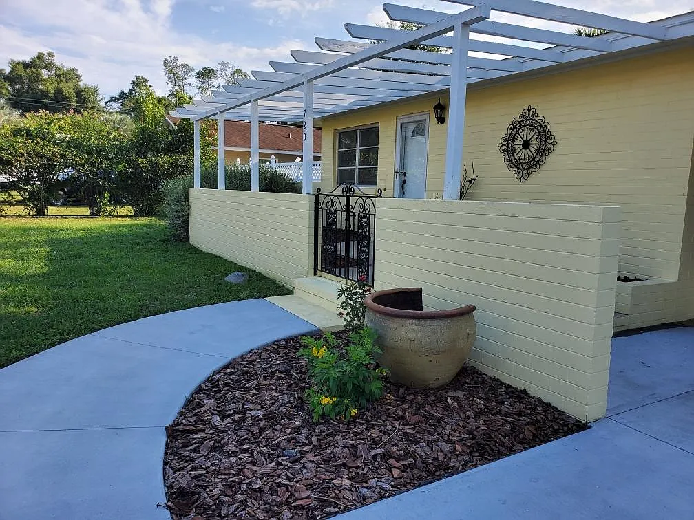 3 bed, 1432 sqft, $2,050 — Photo 3