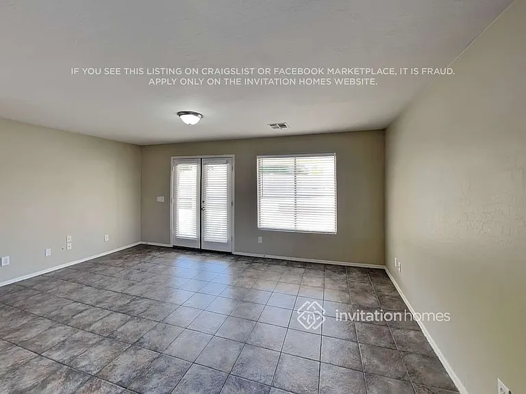 11401 W Windsor Ave — Photo 6