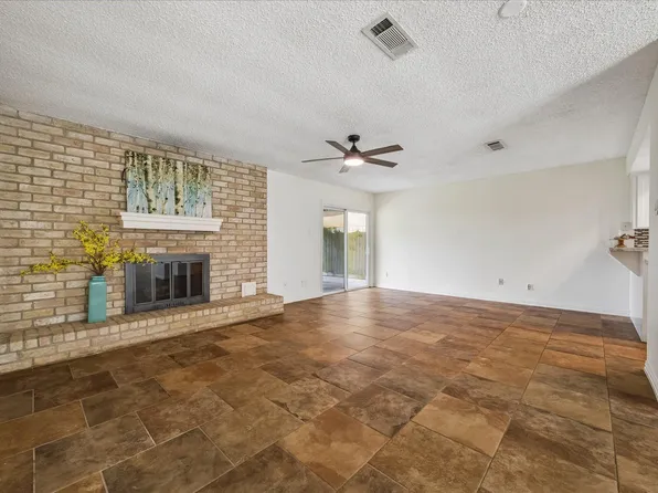 810 Halewood Dr, Houston, TX 77062