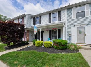 5 Waterview Ct, Marlton, NJ 08053