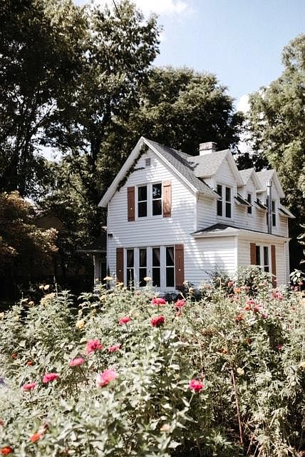 1st image of 631 N Willow Ave #B