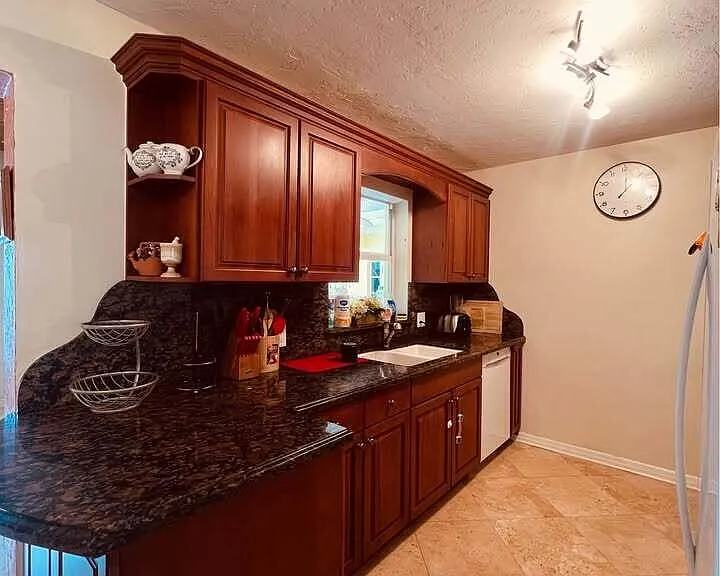 7834 Edgewater Dr — Photo 15