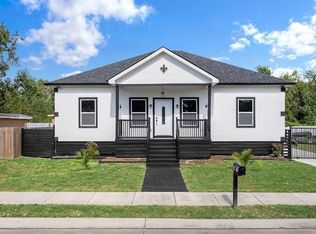 2616 Guerra Dr, Violet, LA 70092