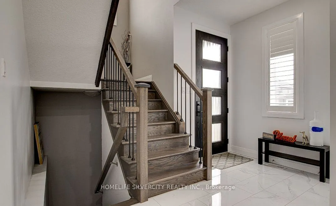 4 bed, $3,200 — Photo 2