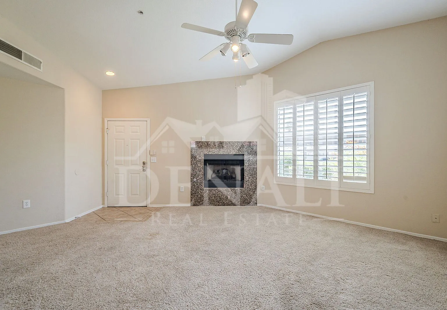3 bed, 2.0 bath, 1215 sqft, $1,895 — Photo 4