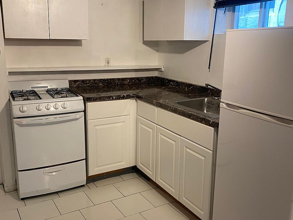 1st image of 262 Hollywood Ave Floor 1