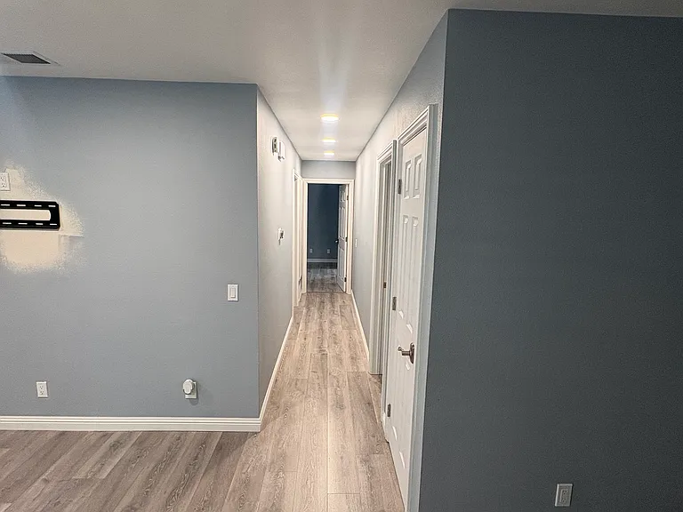 23469 Cambridge Rd — Photo 9