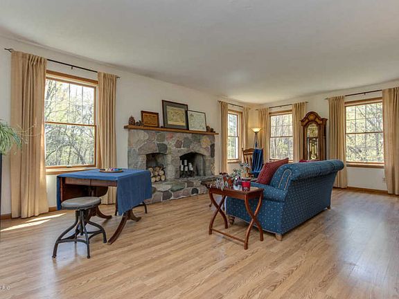 4th image of 2161 Thornapple River Dr SE