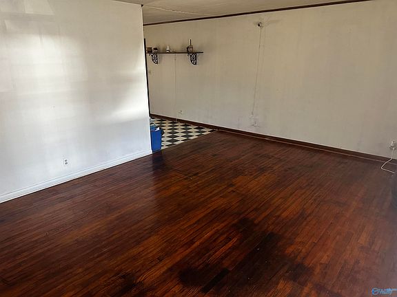2nd image of 1009 Cornelia Cir