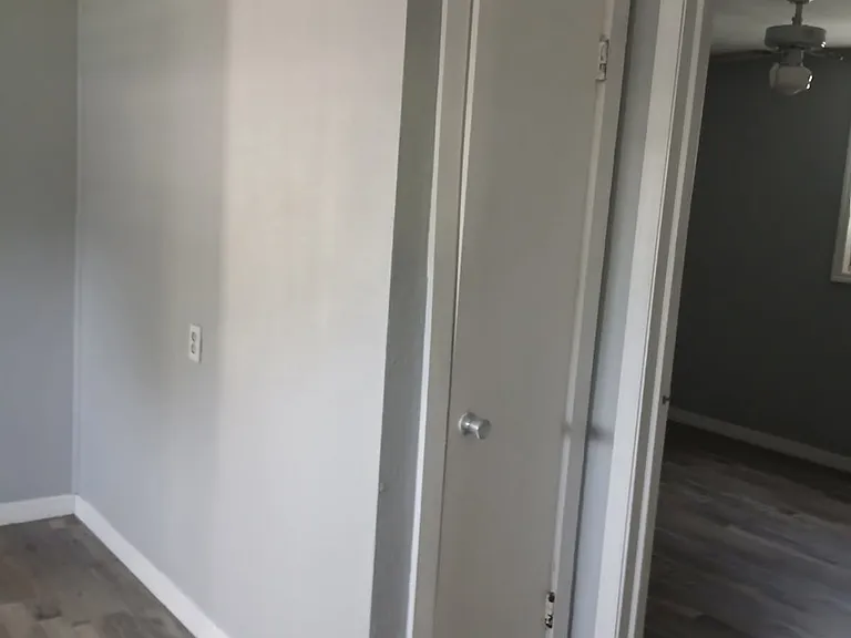 1418 Woodlawn Ave — Photo 5