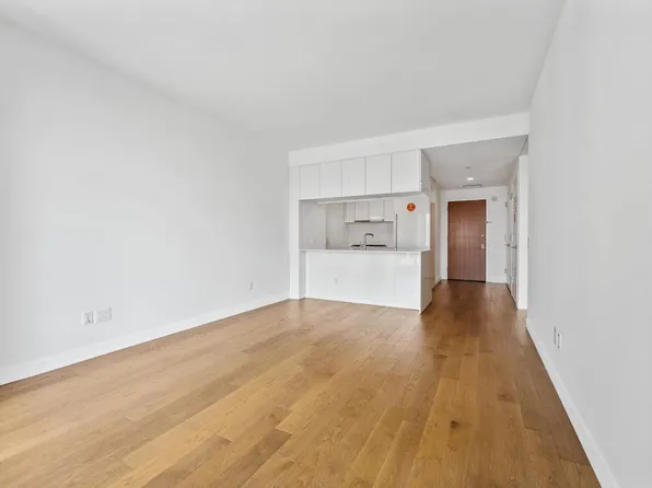 99 Hudson Street image 16 of 35