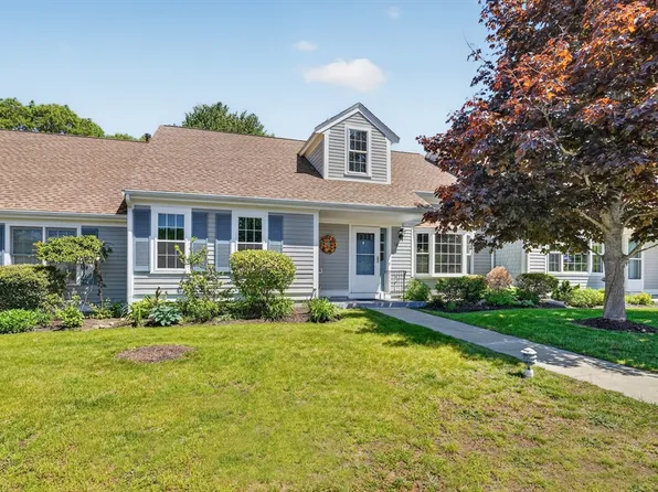 1 Melville Ct #B, Pocasset, MA 02559