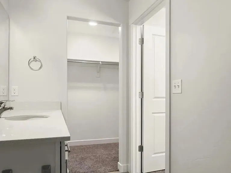 1456 S 615 W — Photo 15