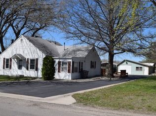 714 Houck Rd, Council Grove, KS 66846