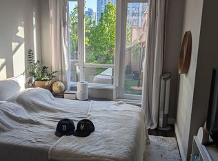 1188 Richards St #209, Vancouver, BC V6B 3E6