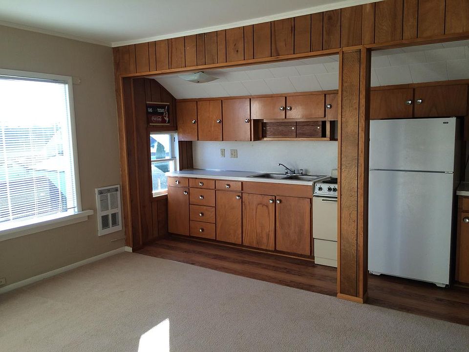 1st image of 225 Grant St APT C